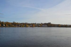 Russische Grenzerfahrungen Narva Blick nach Russland