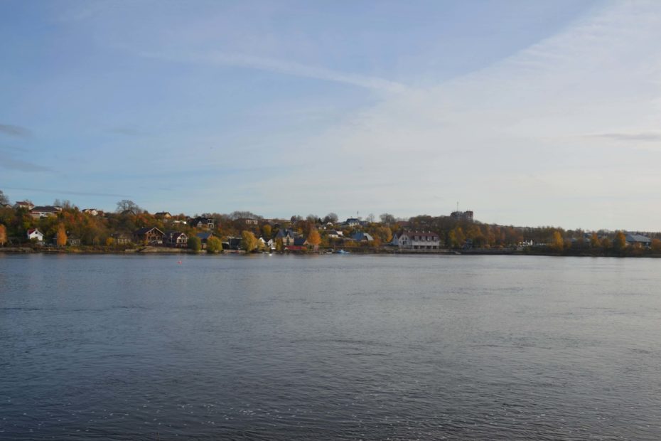 Russische Grenzerfahrungen Narva Blick nach Russland